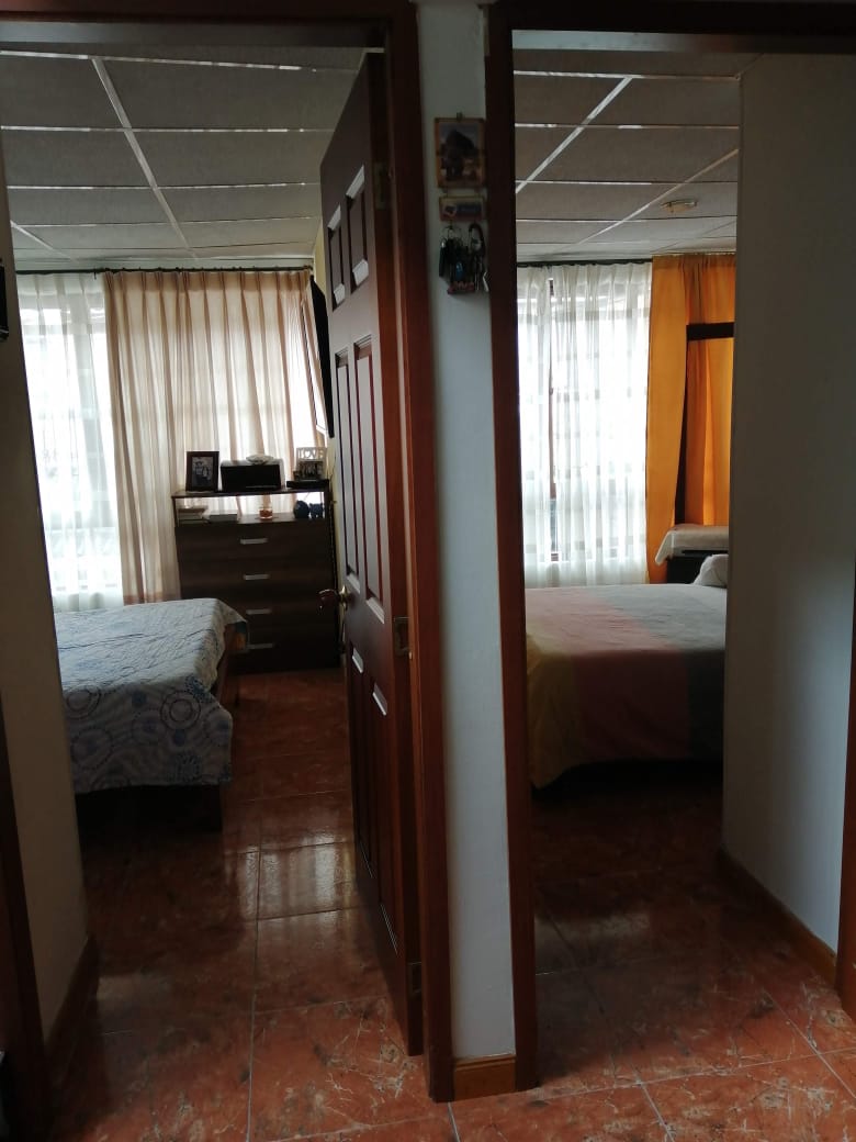 SE VENDE CASA SECTOR LA CUMBRE CON RENTA