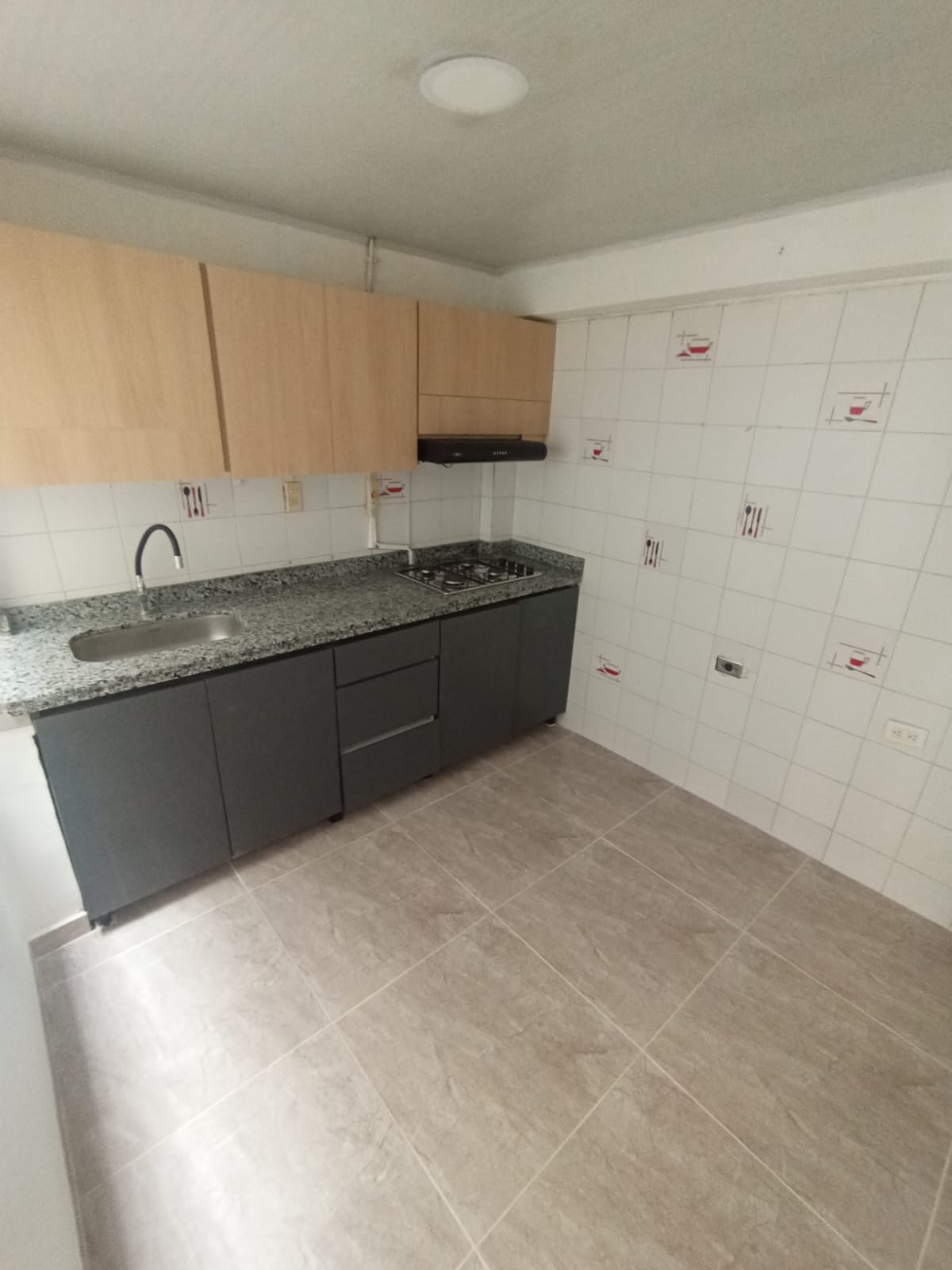 SE ARRIENDA CASA EN NOGALES