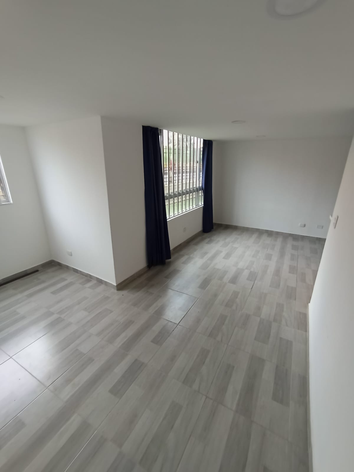 SE ARRIENDA APARTAMENTO EN LOS CAMBULOS