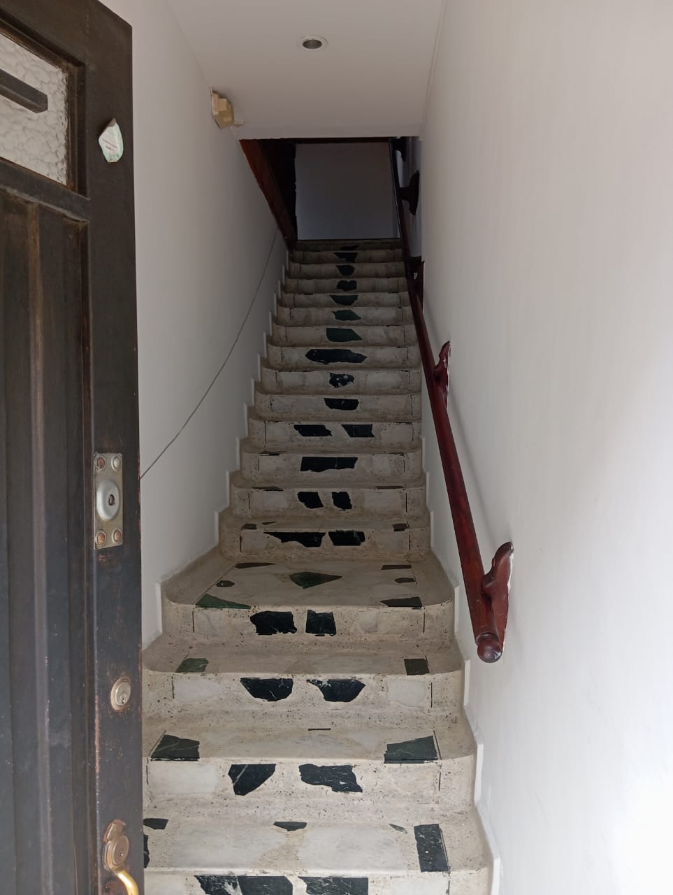 SE VENDE CASA CON RENTA EN EL BOSQUE