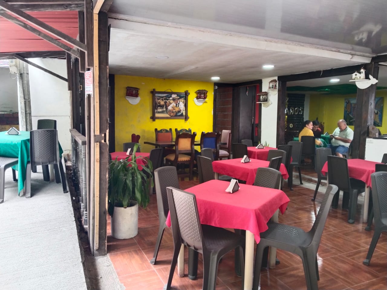 ARRIENDO LOCAL  SECTOR  VIA NEIRA  VILLAJULIA