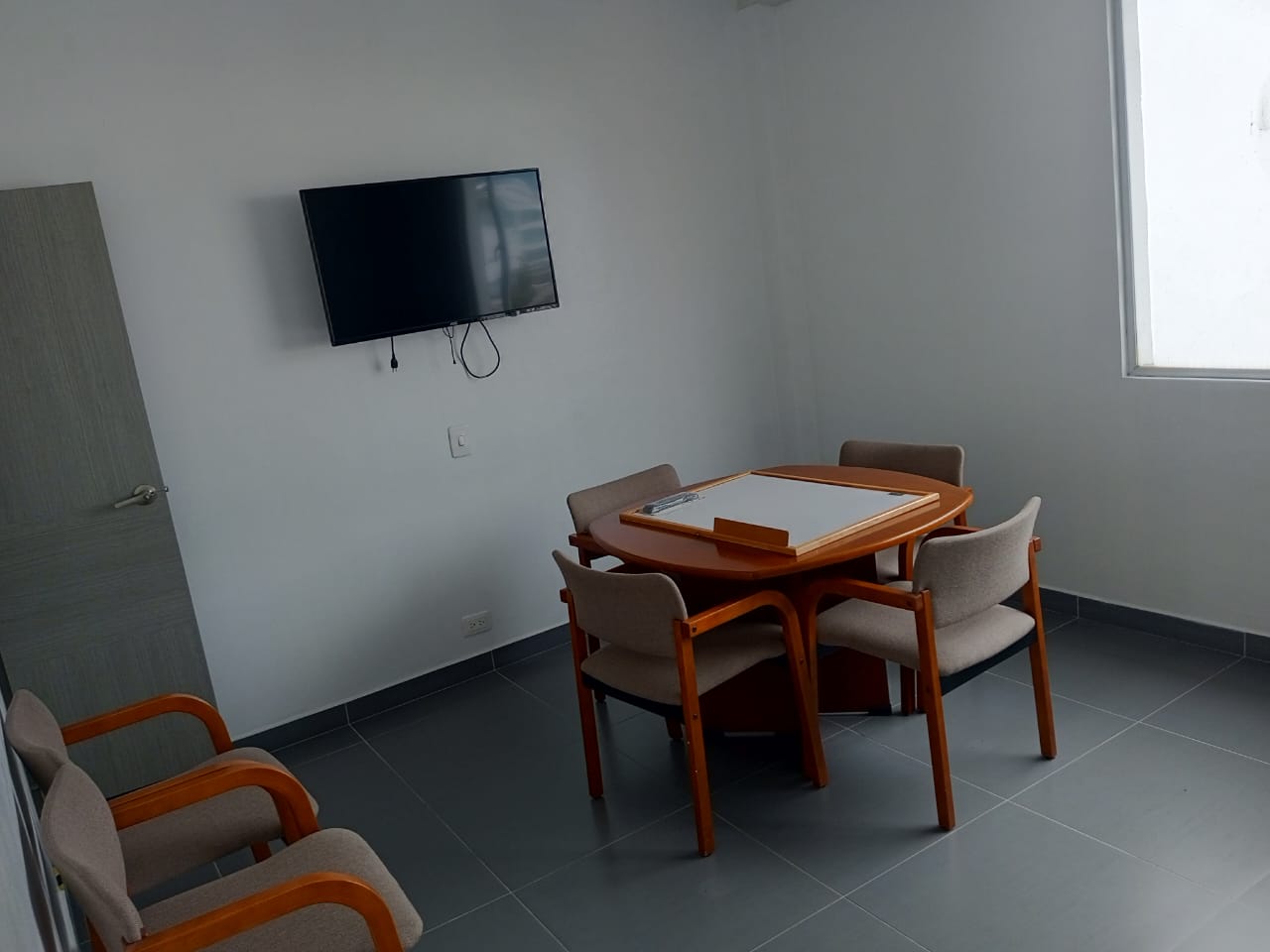 ARRIENDO CASA COMERCIAL AV SANTANDER