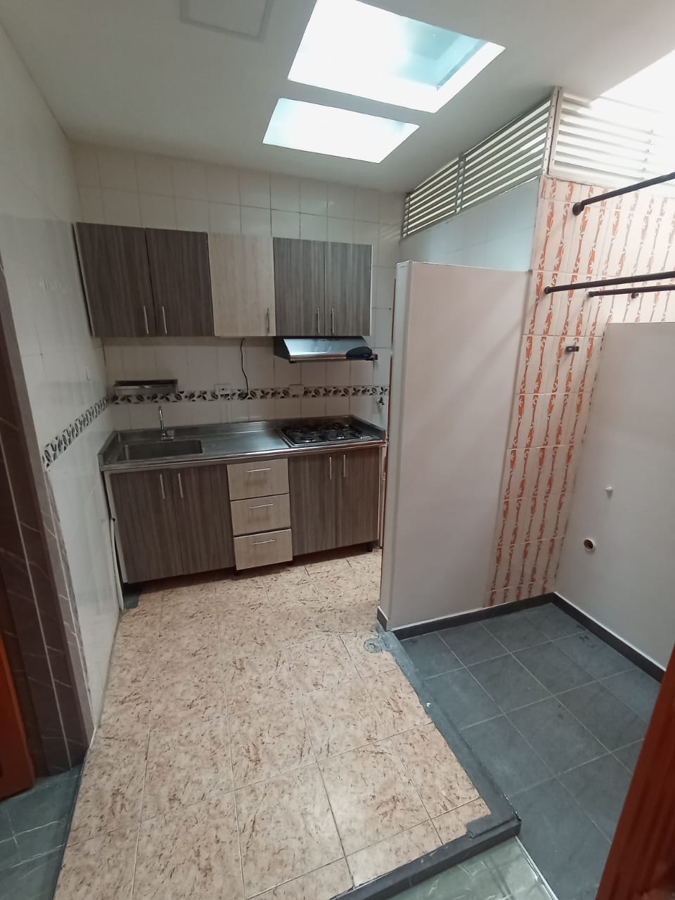 ARRIENDO APARTAMENTO EN SAN ANTONIO