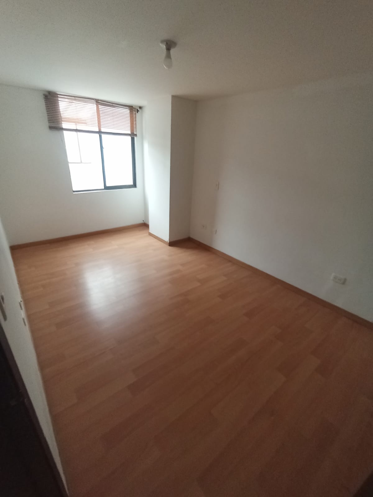 SE ARRIENDA APARTAMENTO EN MILAN