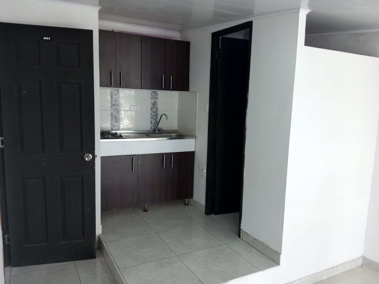 ARRIENDO APARTAESTUDIO SECTOR LOS ROSALES