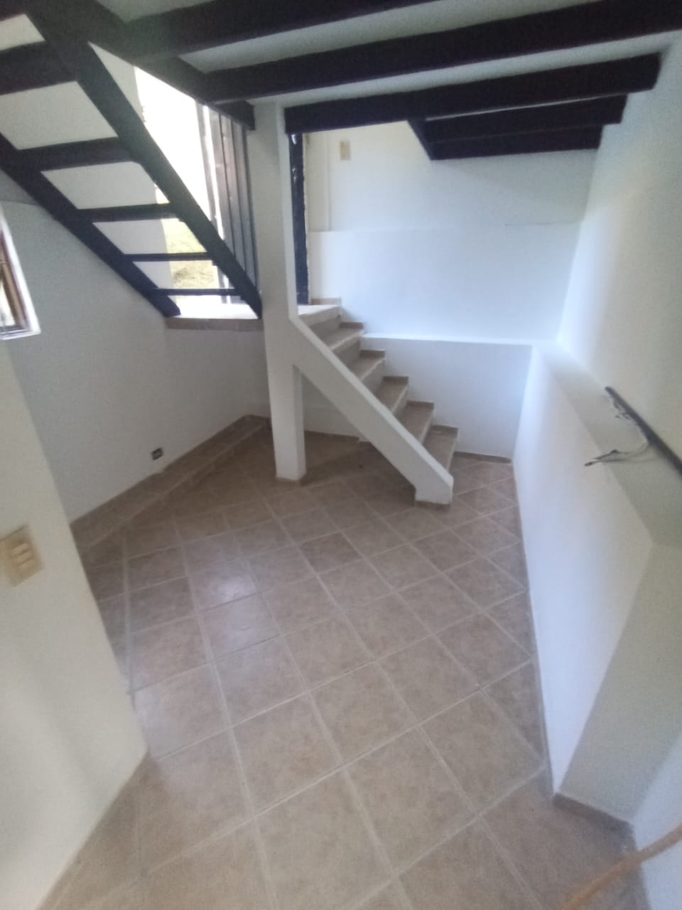 ARRIENDO APARTAESTUDIO SECTOR COLINAS