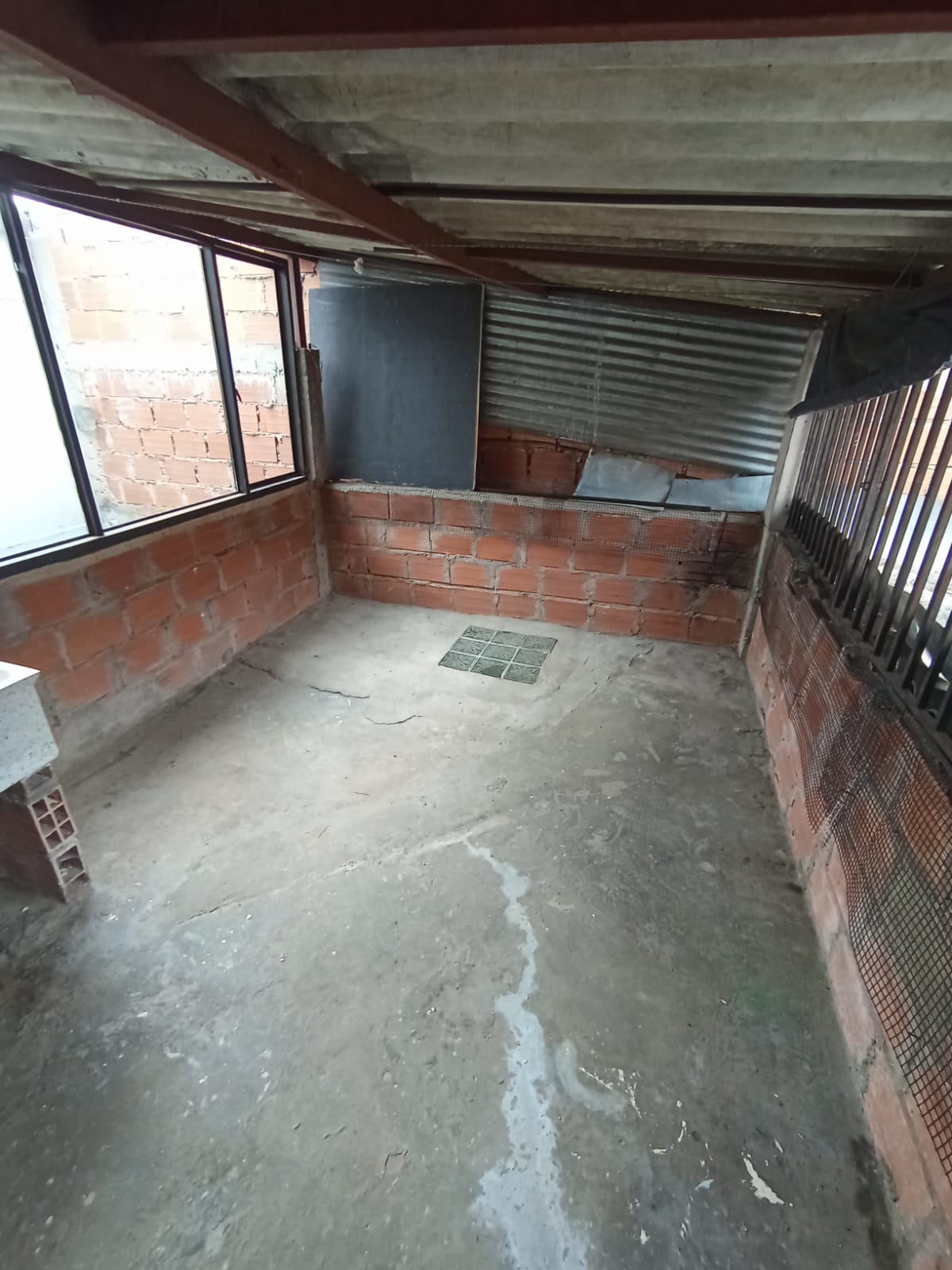 SE ARRIENDA CASA SEGUNDO PISO EN SAN CAYETANO