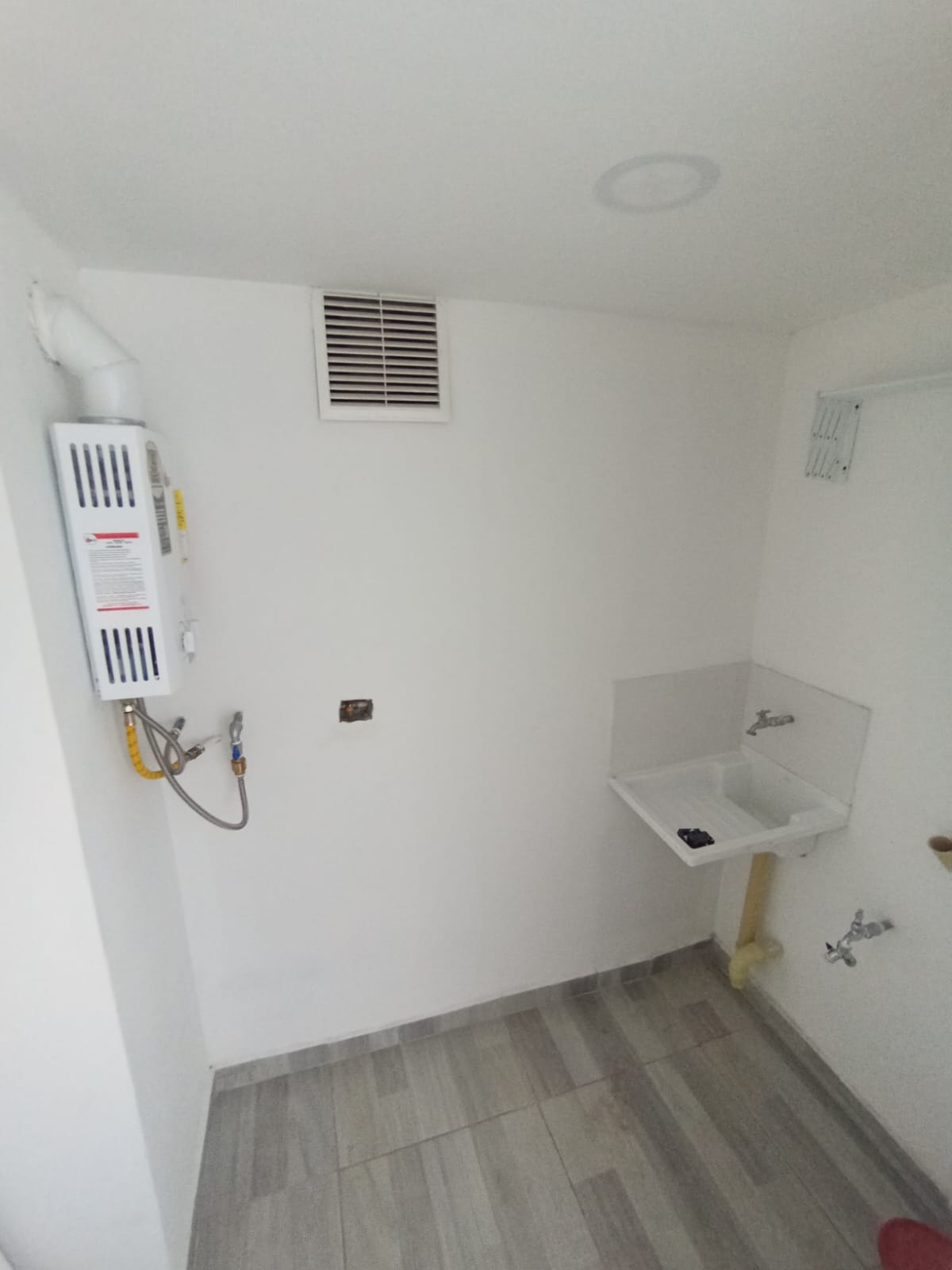 SE ARRIENDA APARTAMENTO EN LOS CAMBULOS