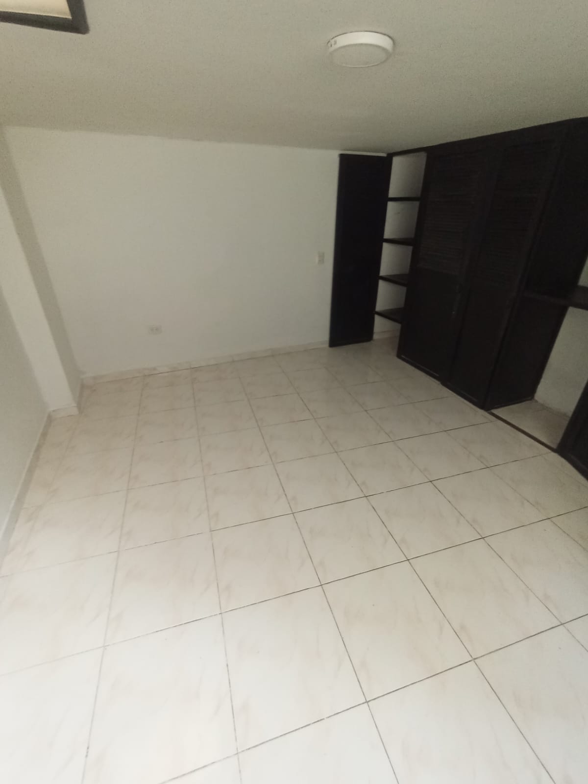 SE ARRIENDA APARTAMENTO EN MILAN