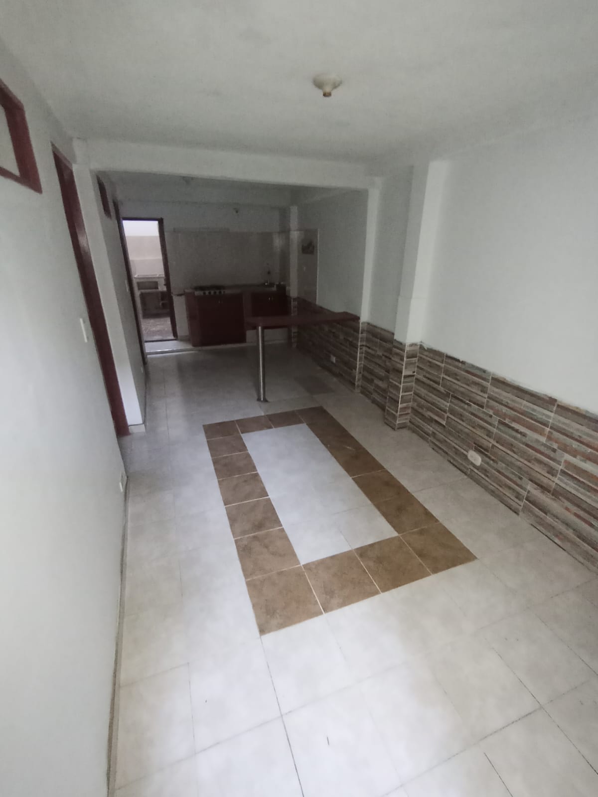 SE ARRIENDA APARTAMENTO EN CERVANTES