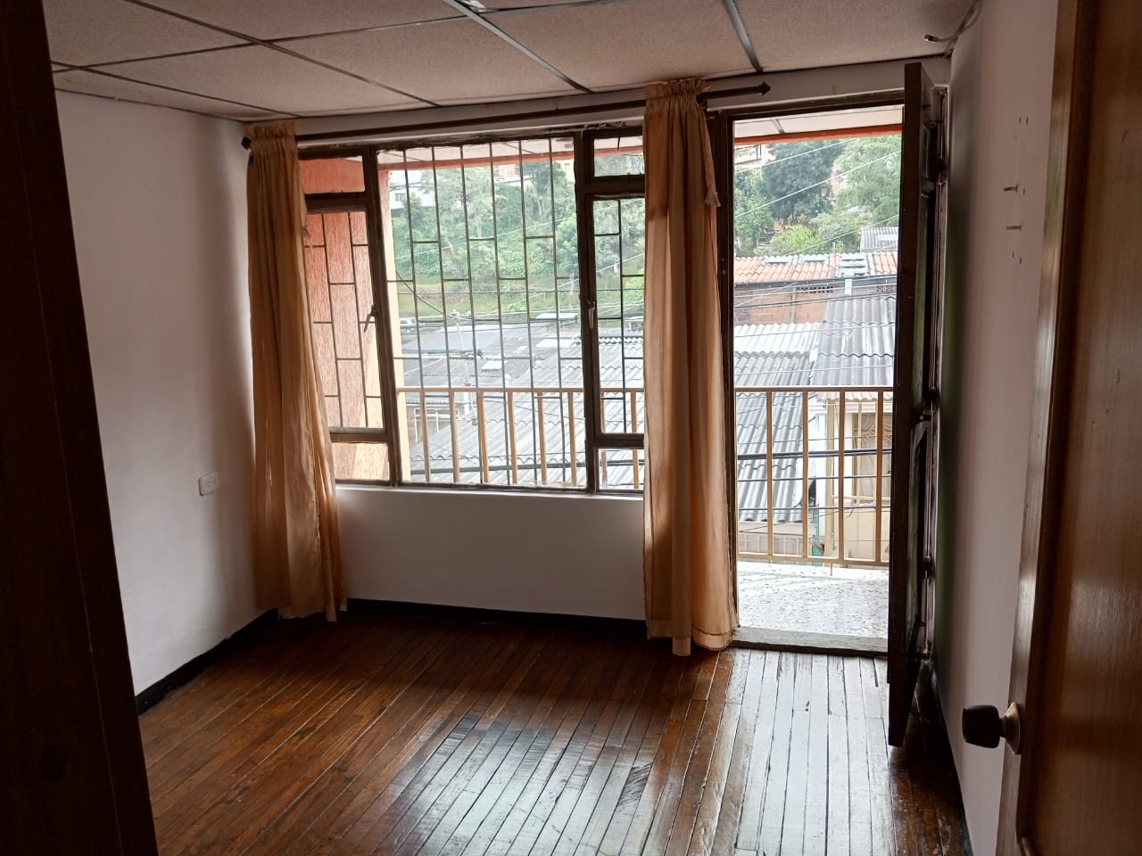 CASA EN VENTA SECTOR BAJO PRADO