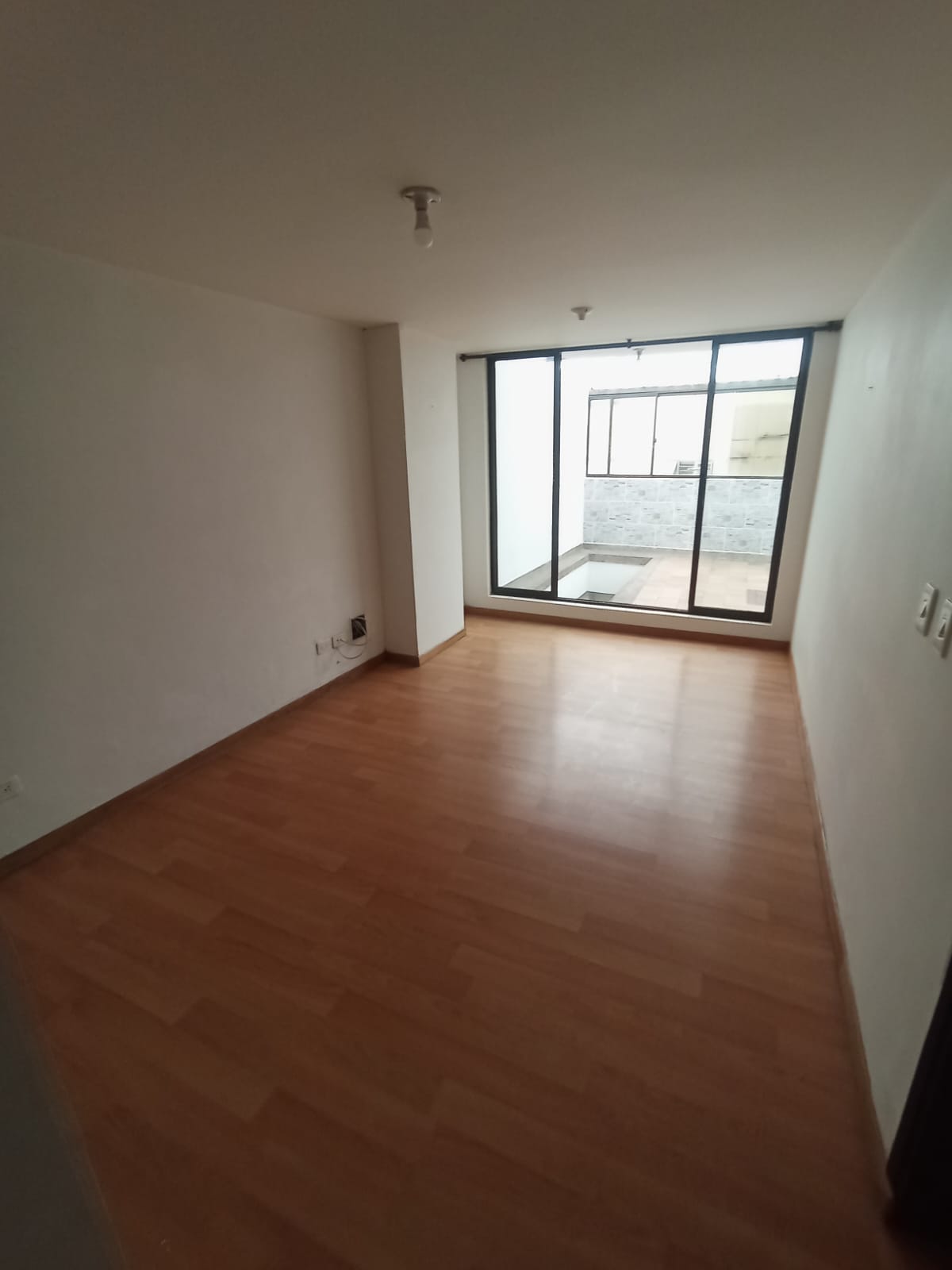 SE ARRIENDA APARTAMENTO EN MILAN