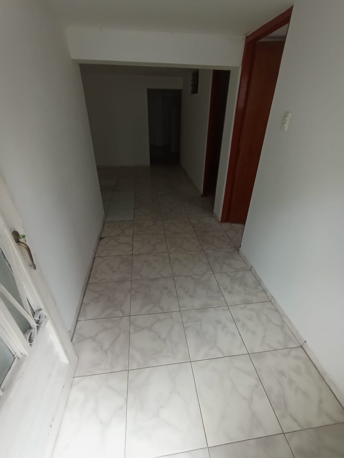 SE ARRIENDA APARTA ESTUDIO EN BARRIO 20 DE JULIO