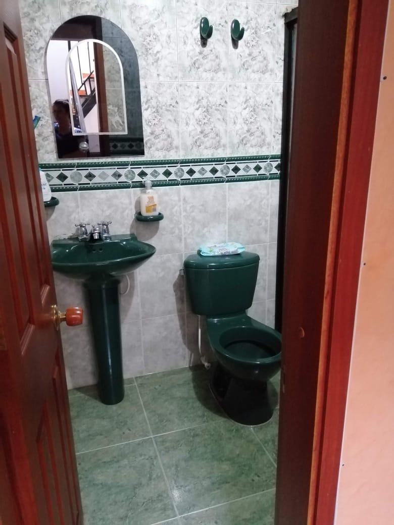 SE VENDE CASA SECTOR LA CUMBRE CON RENTA