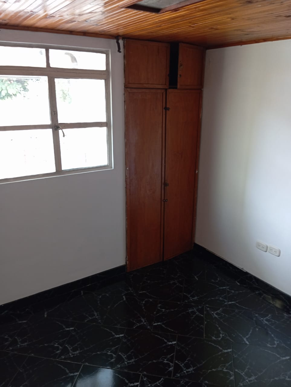 SE VENDE CASA CON RENTA EN EL BOSQUE