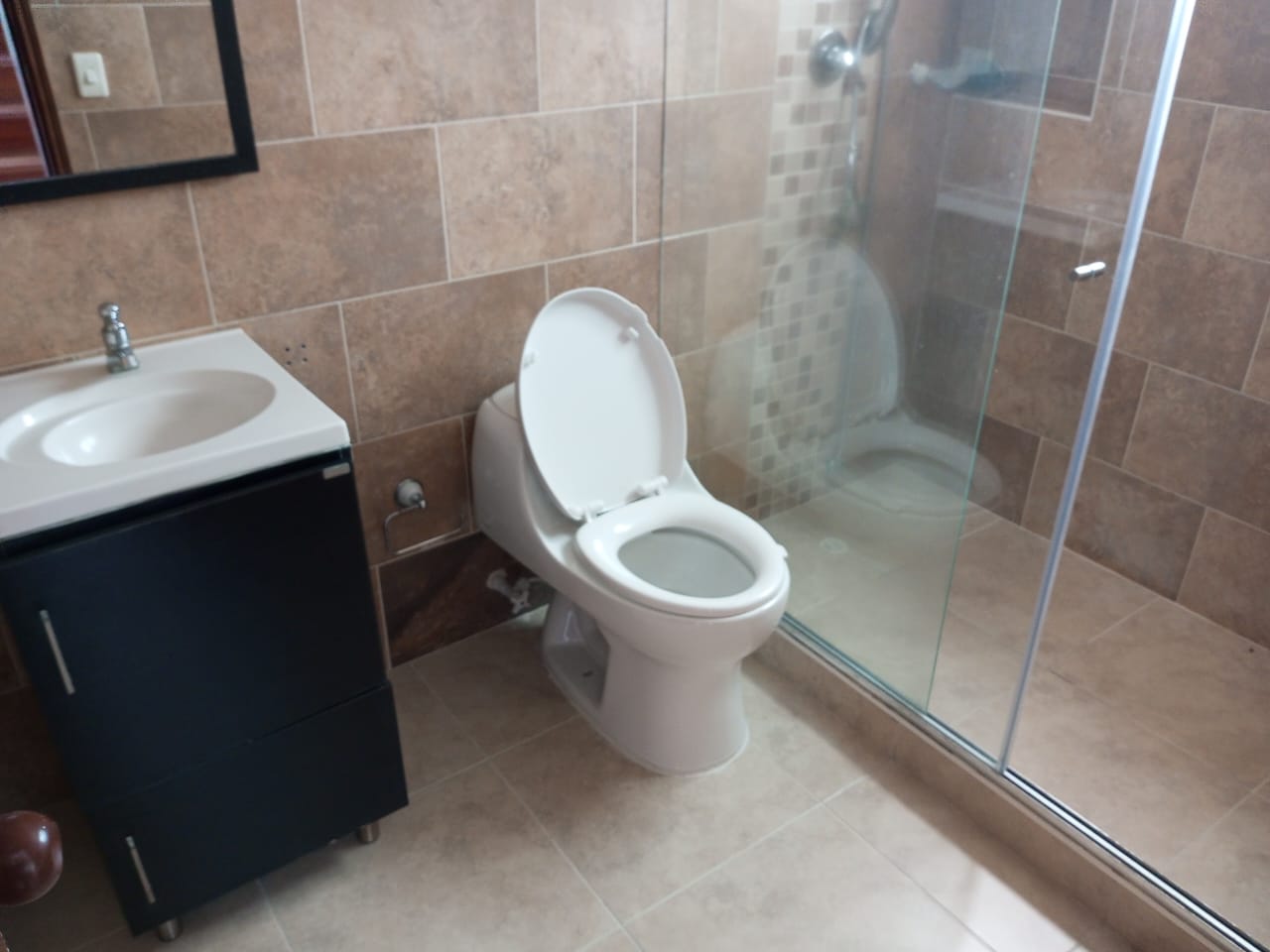 CASA EN VENTA LA ENEA
