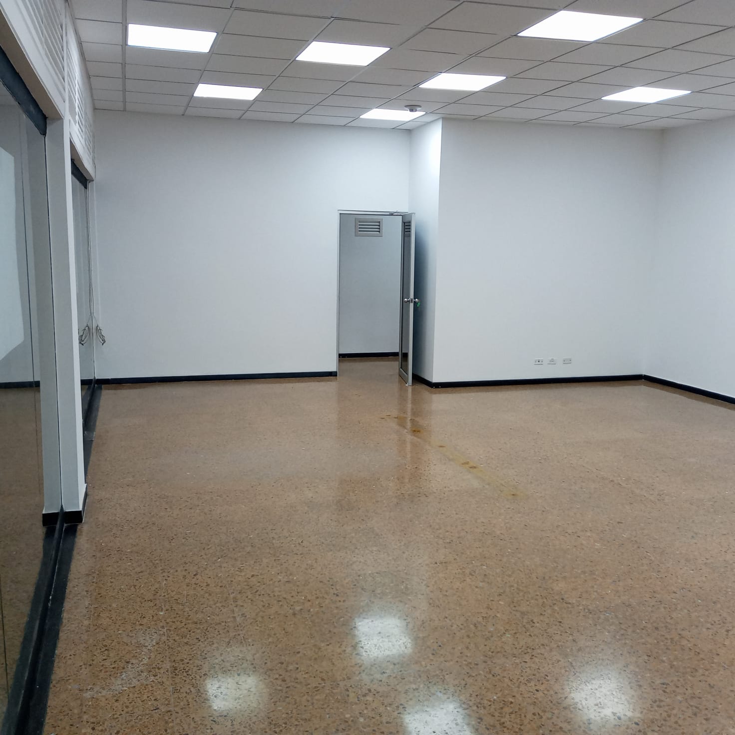 ARRIENDO LOCAL SECTOR CENTRO