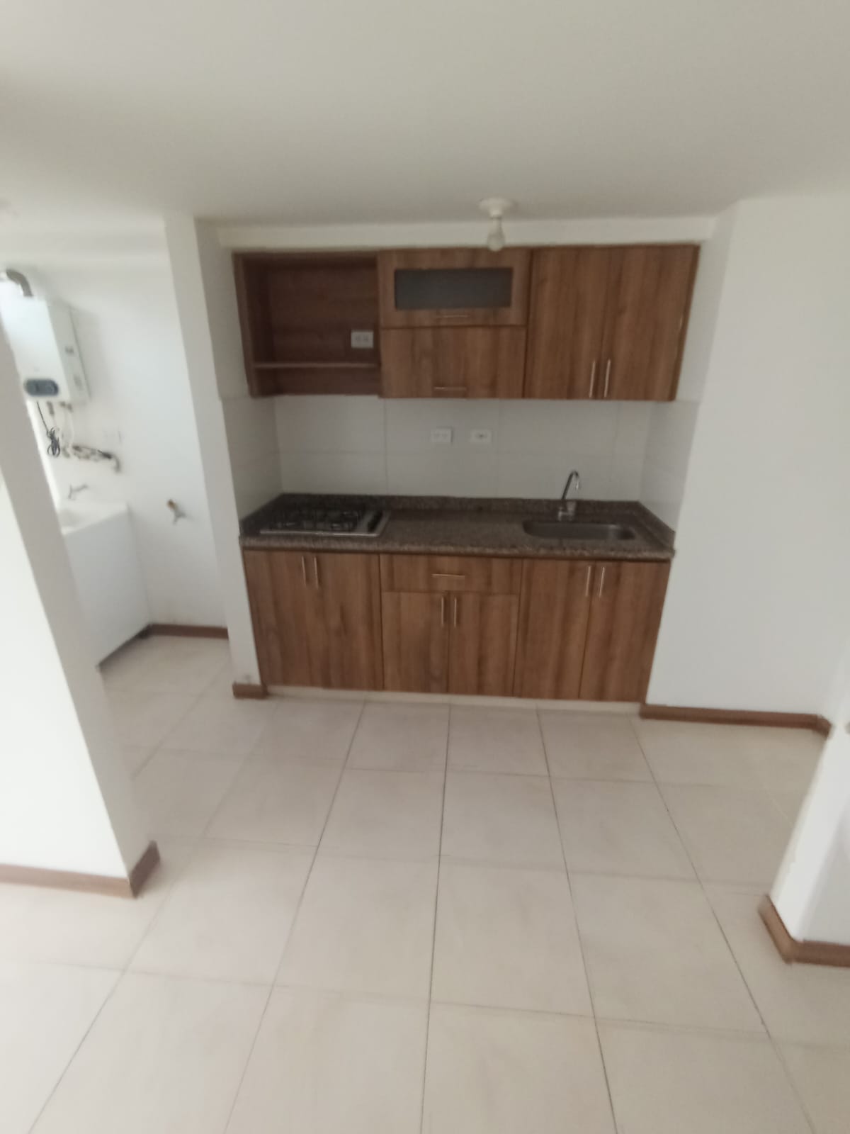 ARRIENDO APARTAMENTO EN LA CUMBRE