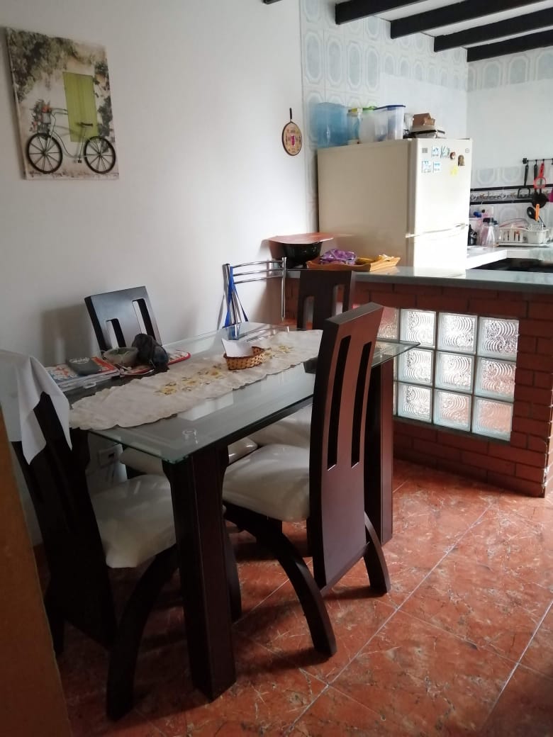 SE VENDE CASA SECTOR LA CUMBRE CON RENTA