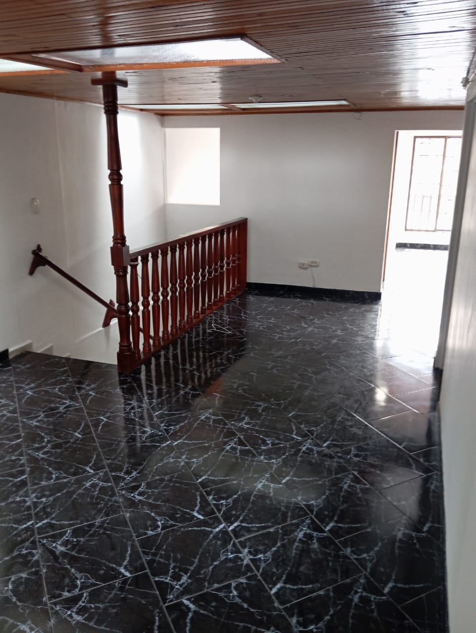 SE VENDE CASA CON RENTA EN EL BOSQUE
