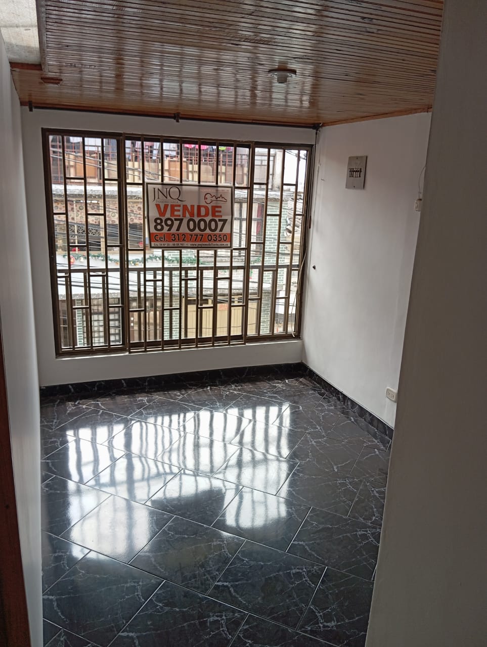 SE VENDE CASA CON RENTA EN EL BOSQUE SE VENDE CASA CON RENTA EN EL BOSQUE