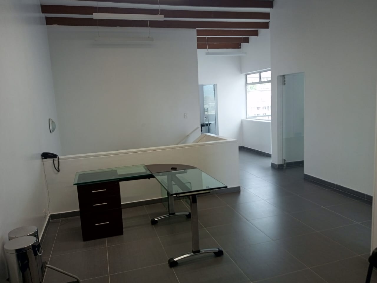 ARRIENDO CASA COMERCIAL AV SANTANDER