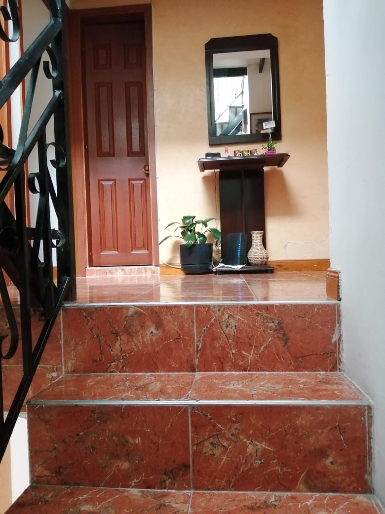 SE VENDE CASA SECTOR LA CUMBRE CON RENTA