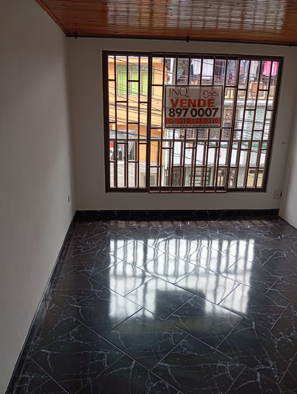 SE VENDE CASA CON RENTA EN EL BOSQUE