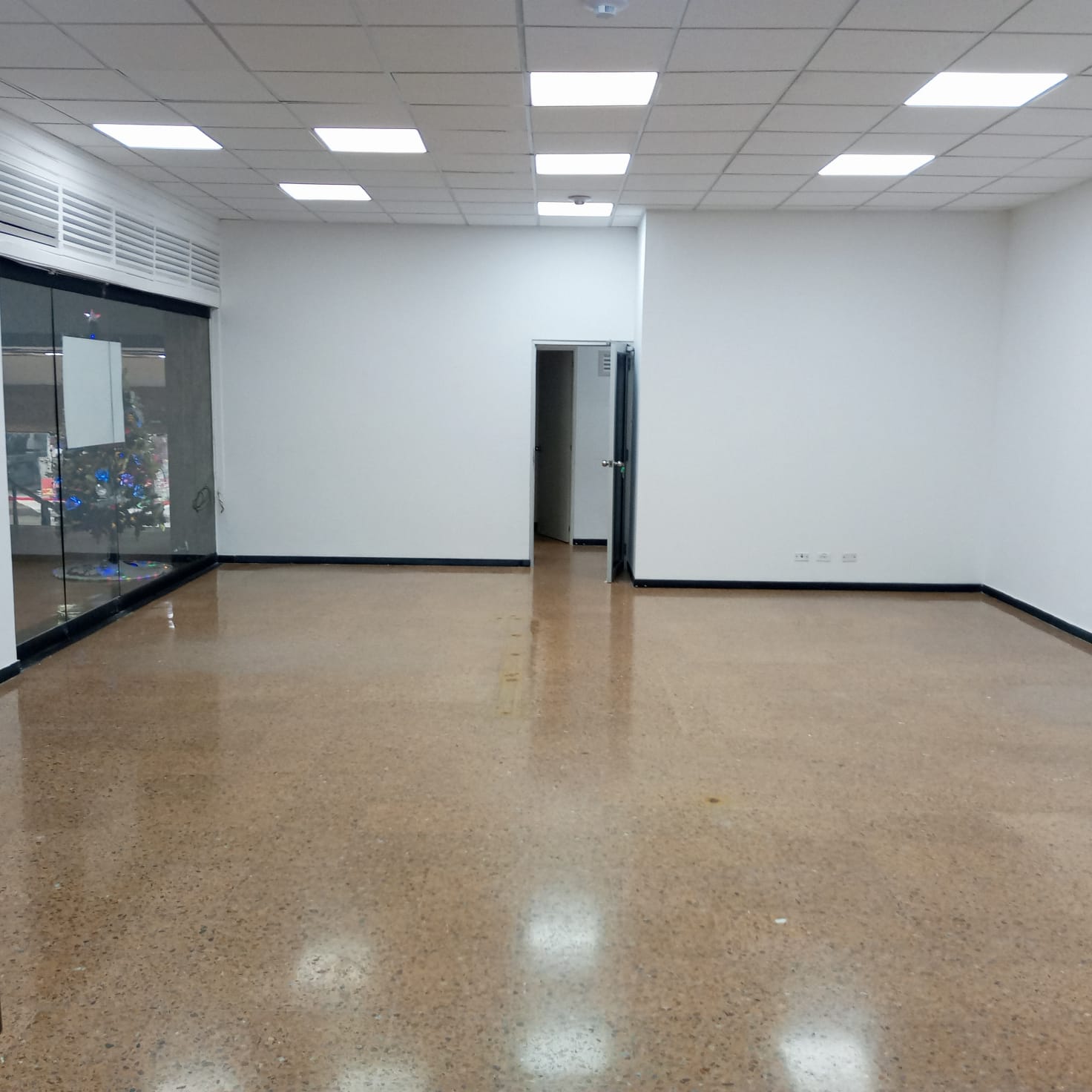 ARRIENDO LOCAL SECTOR CENTRO