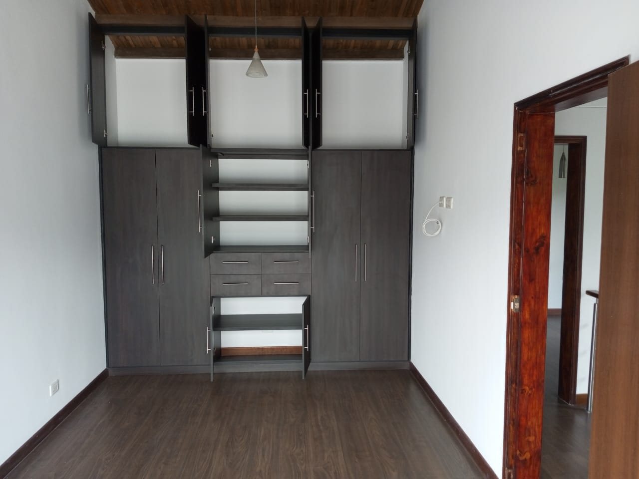 CASA EN VENTA LA ENEA
