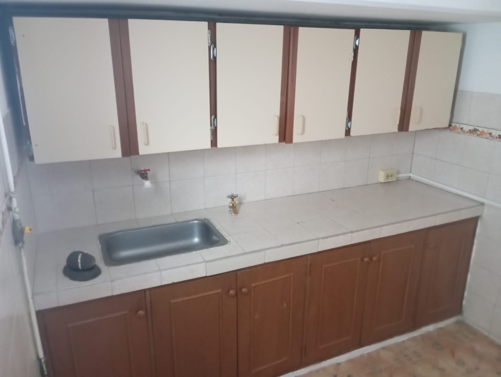 SE VENDE CASA CON RENTA EN EL BOSQUE