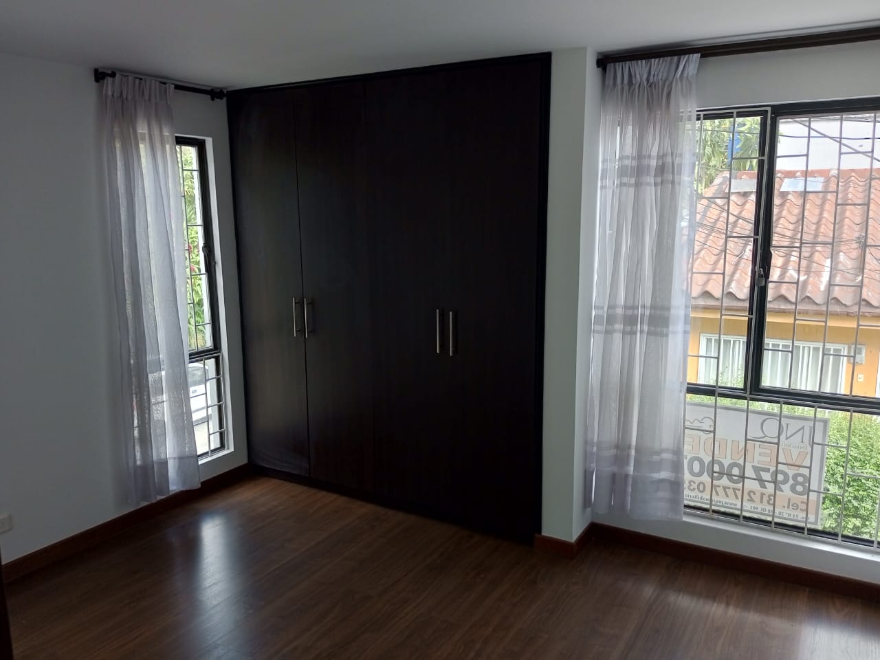 CASA EN VENTA LA ENEA