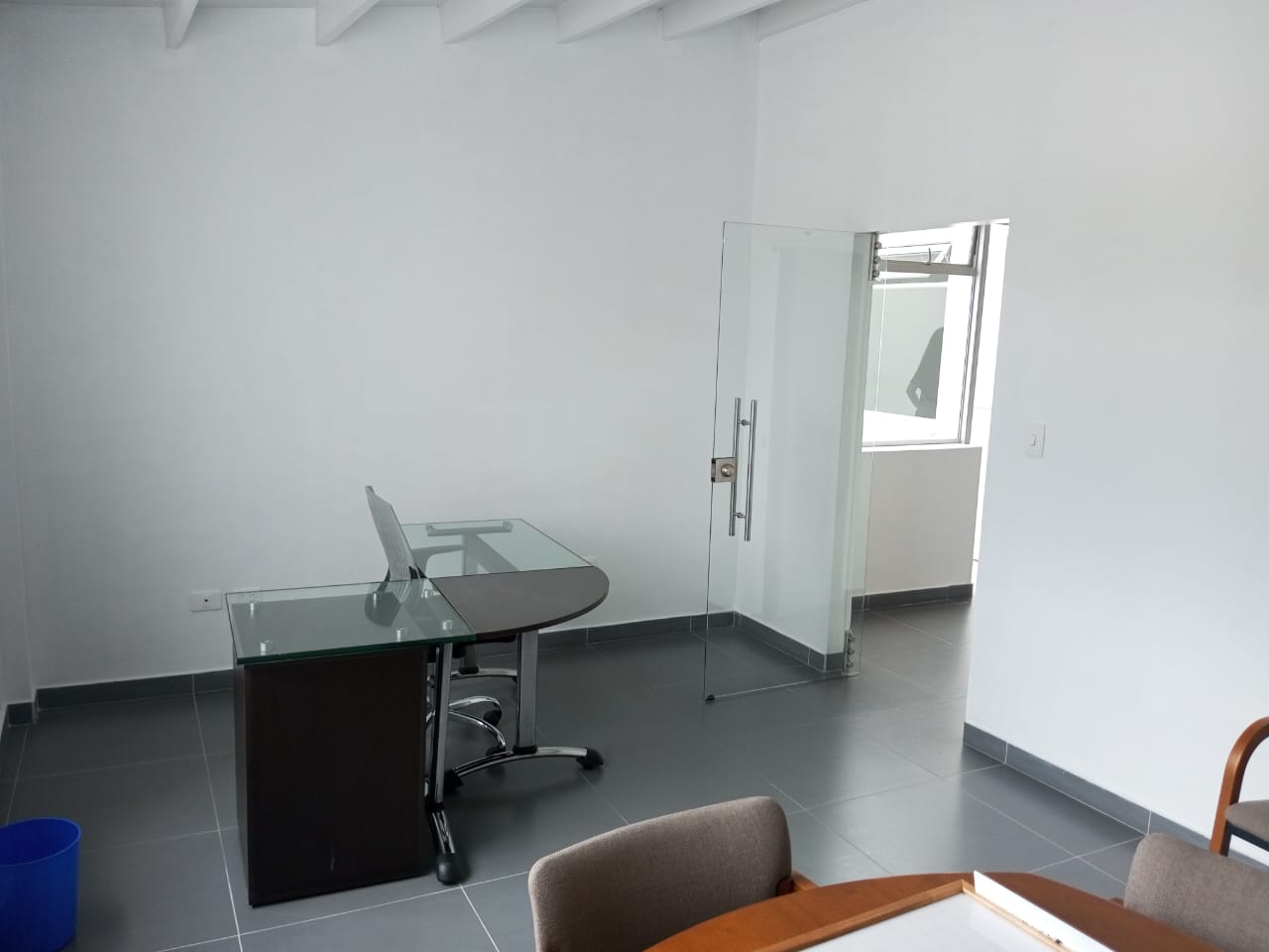 ARRIENDO CASA COMERCIAL AV SANTANDER