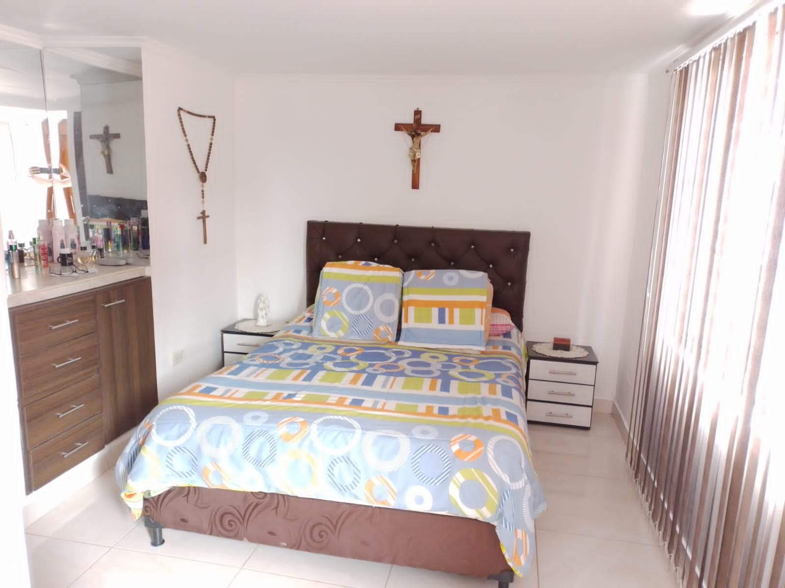 VENTA EXCENTE CASA EN LA SULTANA CON RENTA