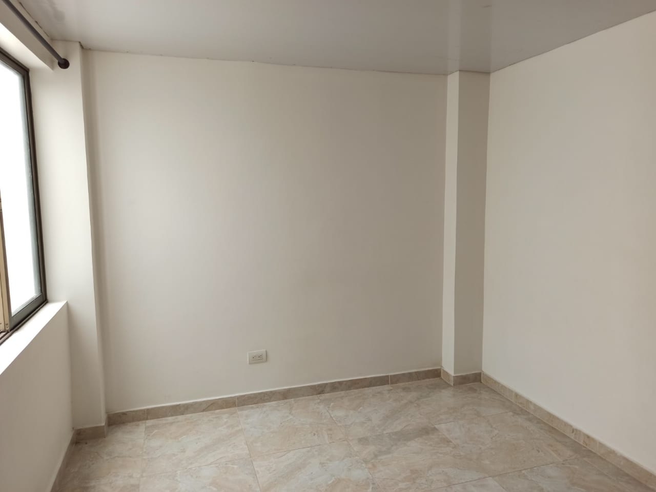 SE VENDE CASA BIEN UBICADA EN JARDIN II PEREIRA