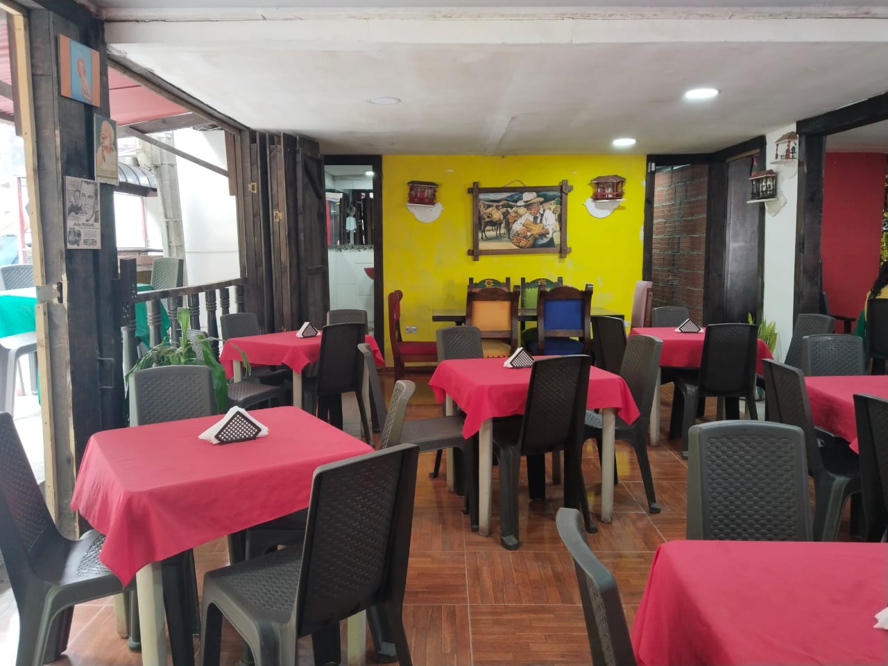 ARRIENDO LOCAL  SECTOR  VIA NEIRA  VILLAJULIA