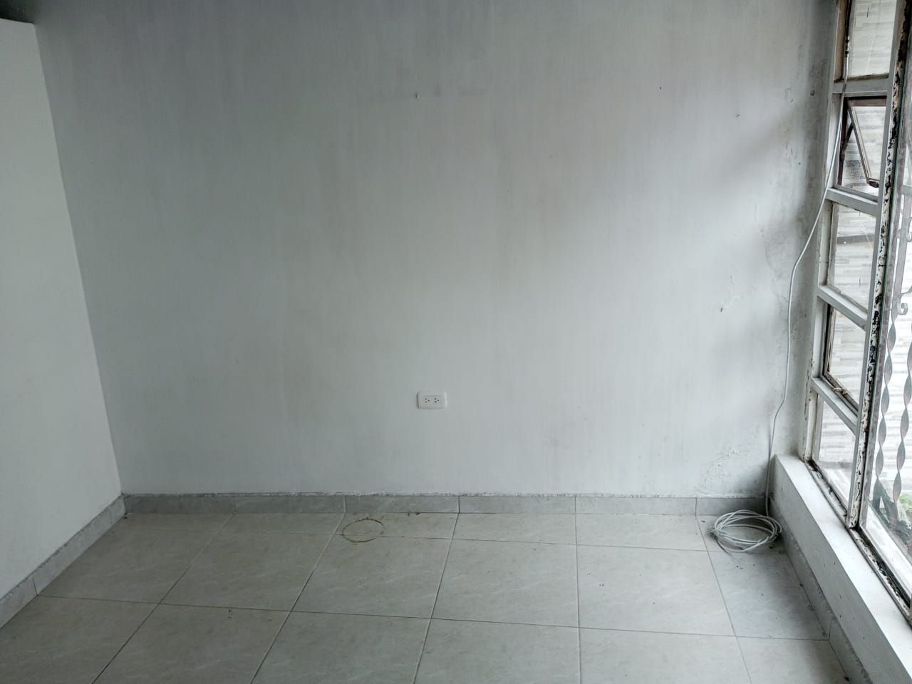 ARRIENDO APARTAESTUDIO SECTOR LOS ROSALES