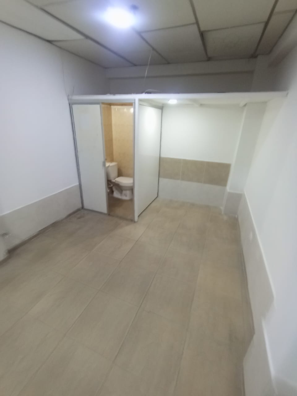 ARRIENDO LOCAL EN LA LINDA