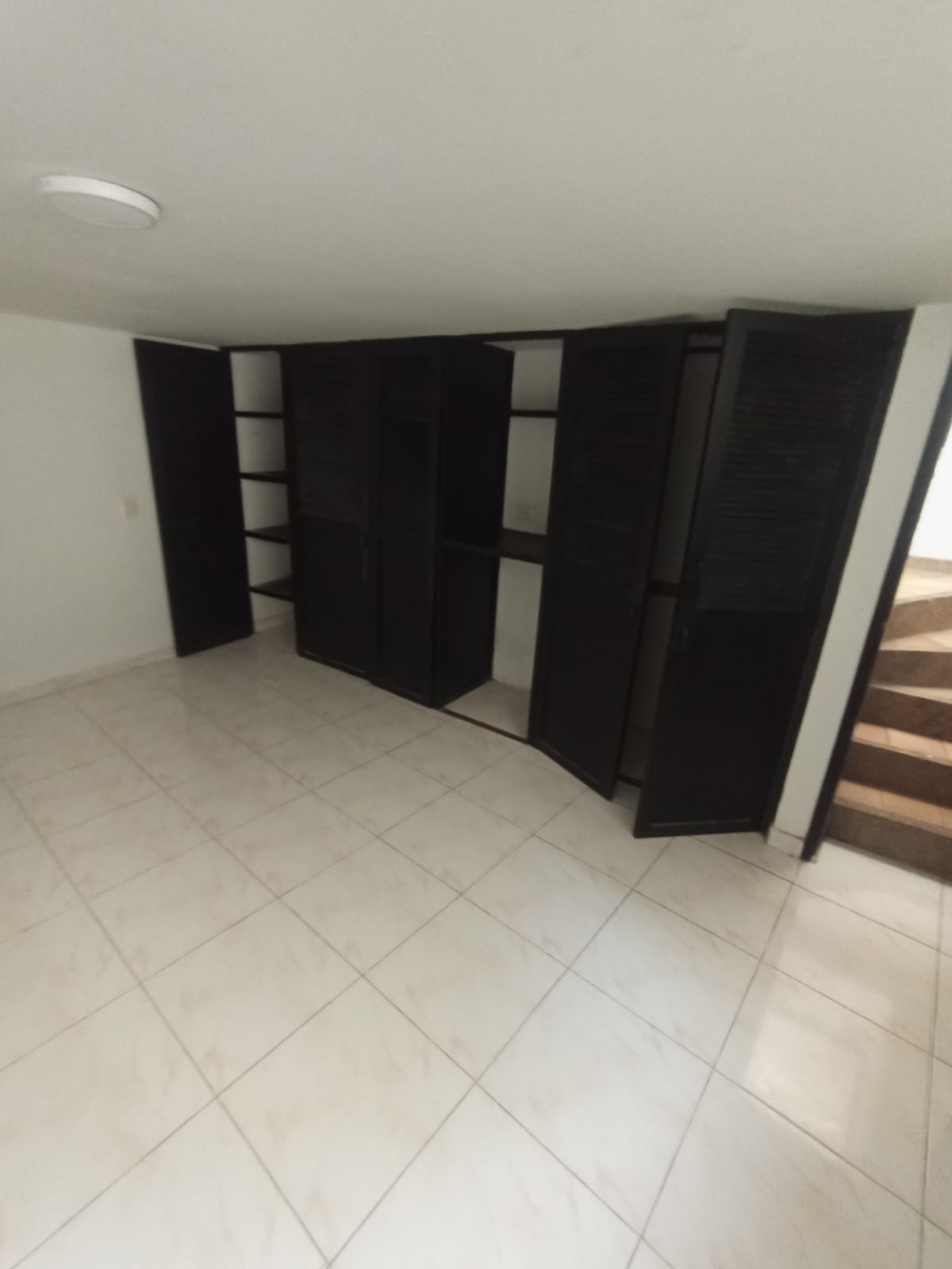 SE ARRIENDA APARTAMENTO EN MILAN