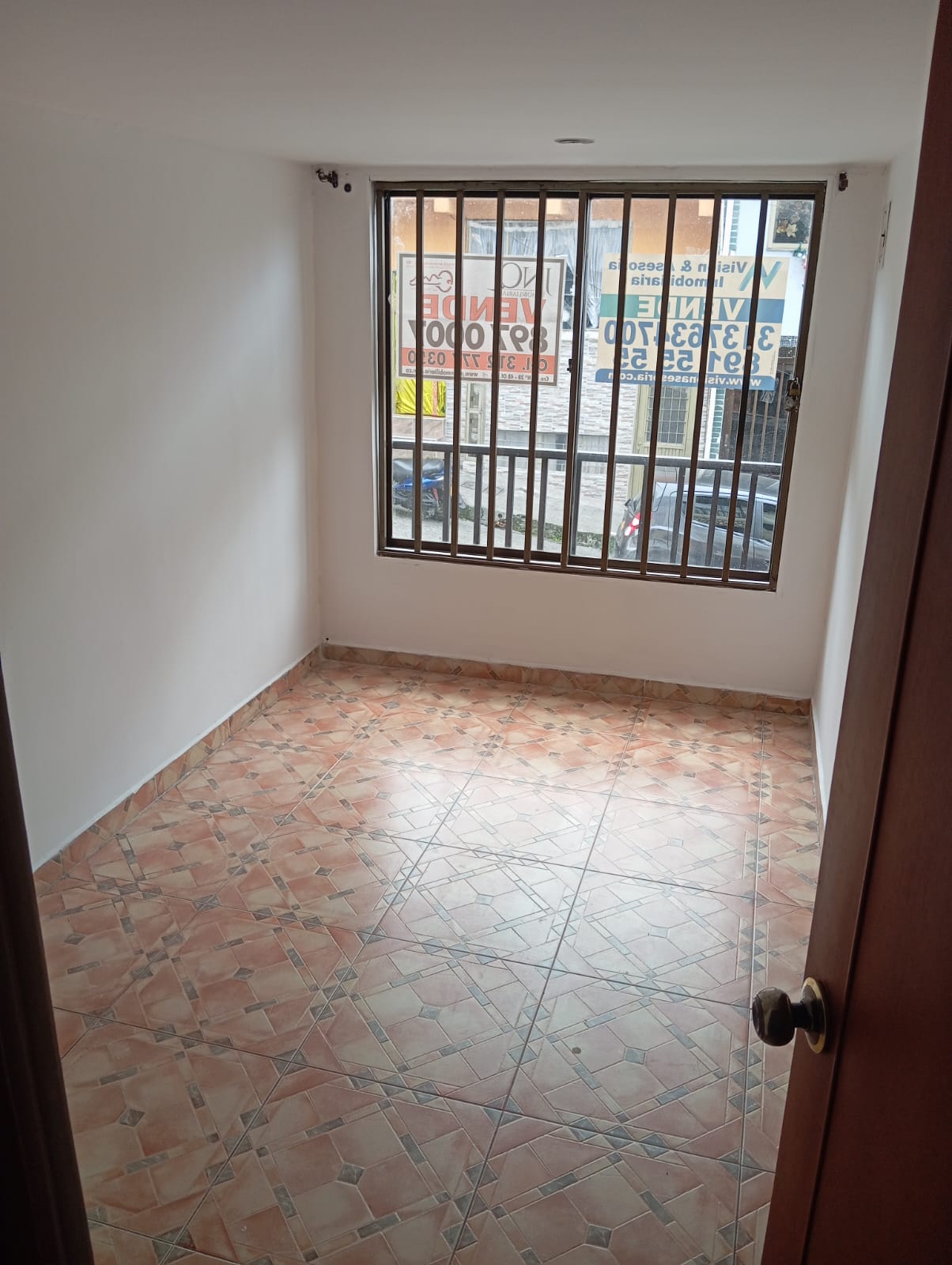 SE VENDE CASA CON RENTA EN EL BOSQUE