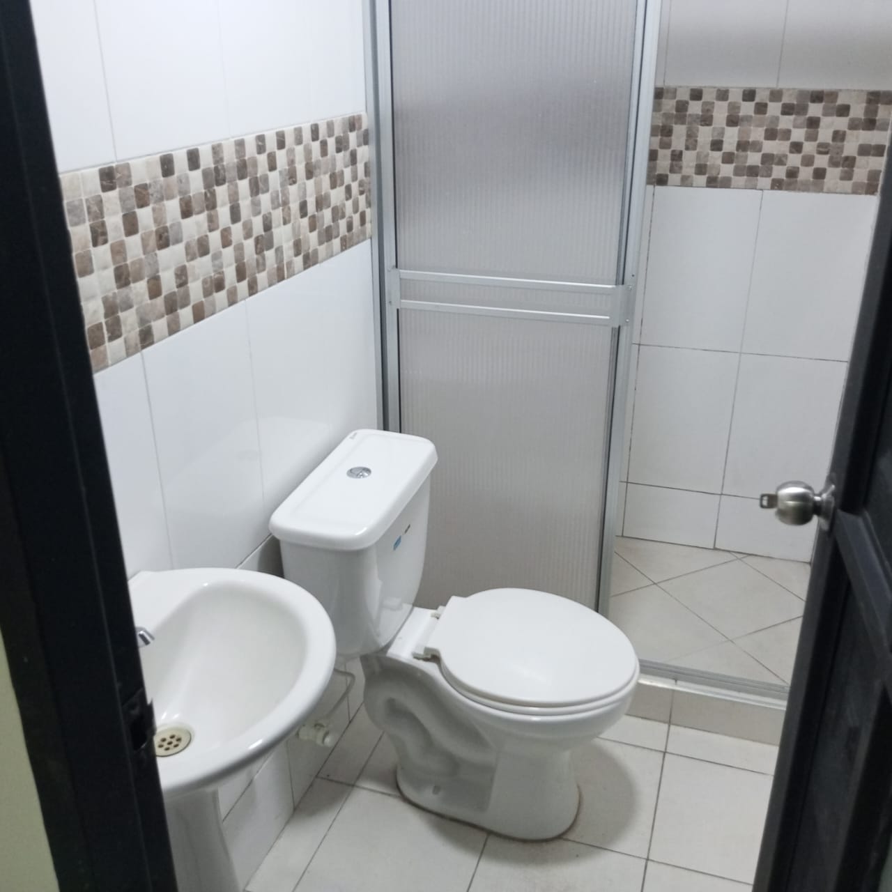 ARRIENDO APARTAMENTO AV PARALELA  HOSPITAL