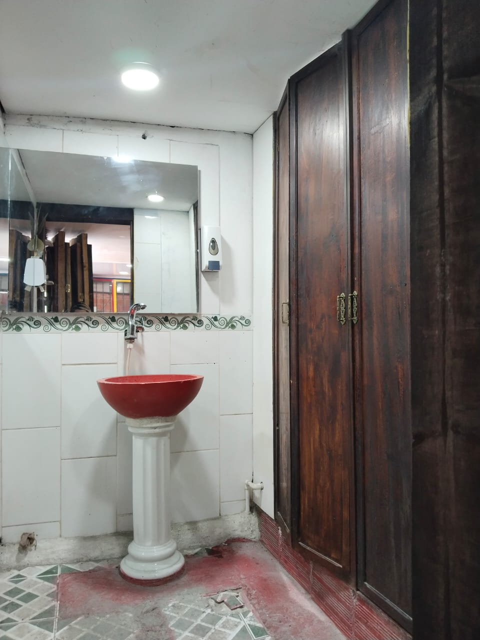 ARRIENDO LOCAL  SECTOR  VIA NEIRA  VILLAJULIA