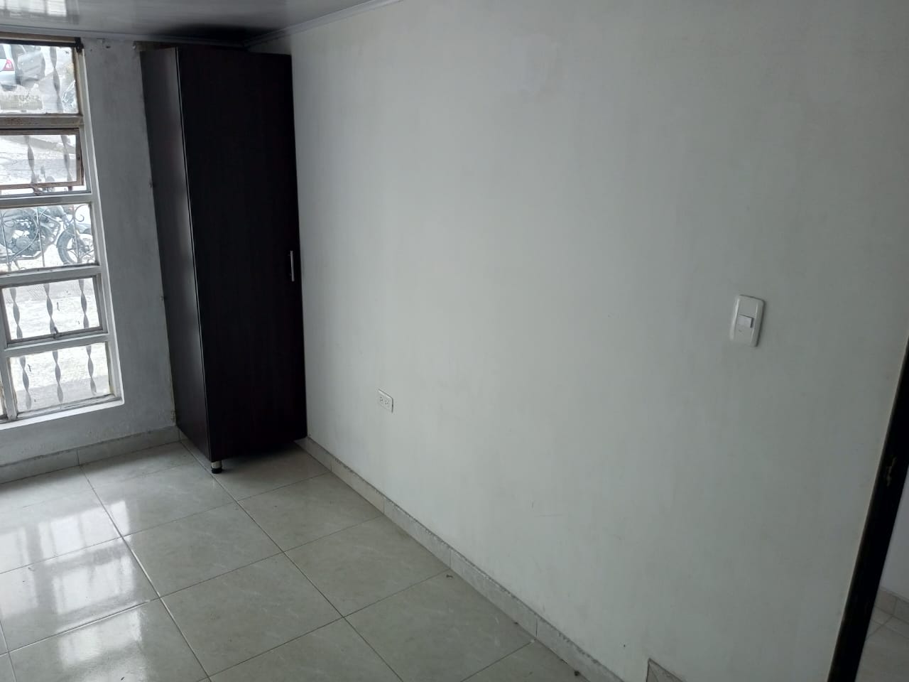 ARRIENDO APARTAESTUDIO SECTOR LOS ROSALES