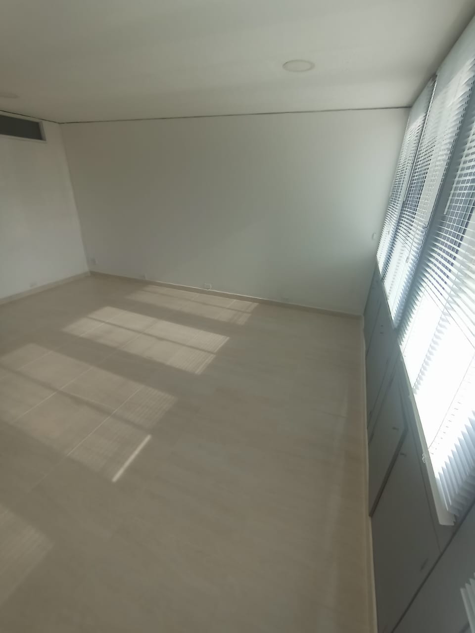 ARRIENDO OFICINA SECTOR CENTRO