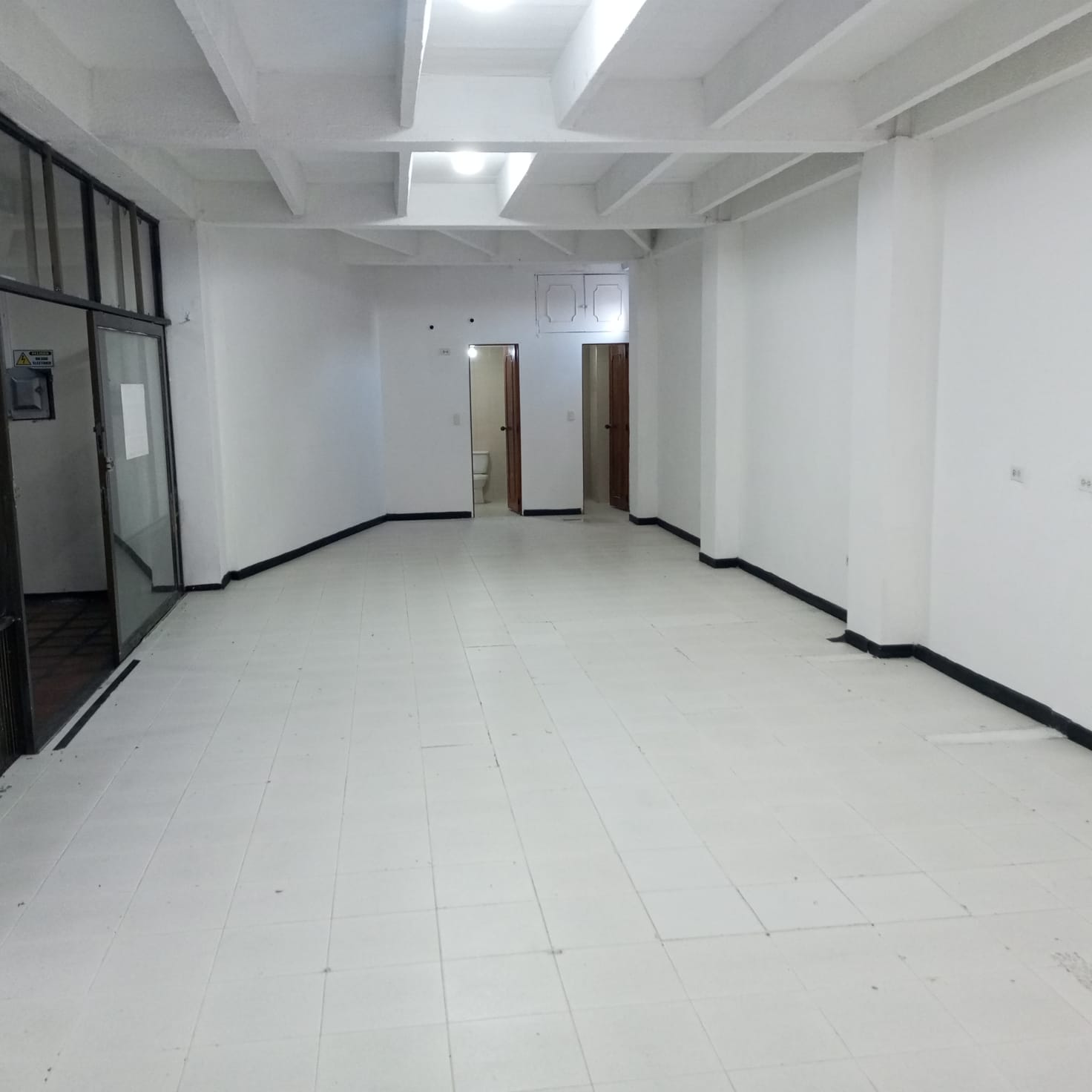 ARRIENDO LOCAL COMERCIAL CENTRO