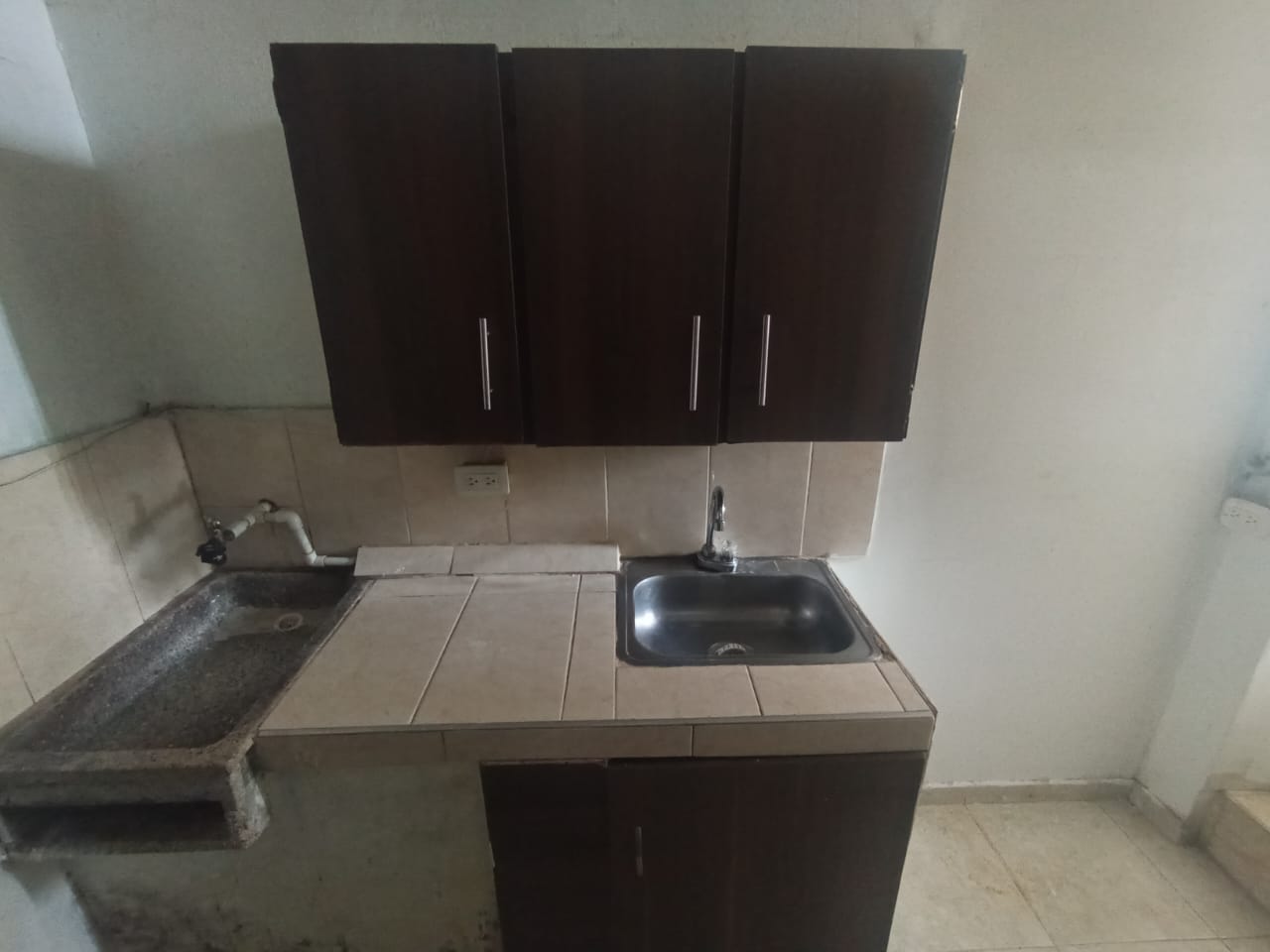 ARRIENDO APARTAESTUDIO SECTOR LINARES