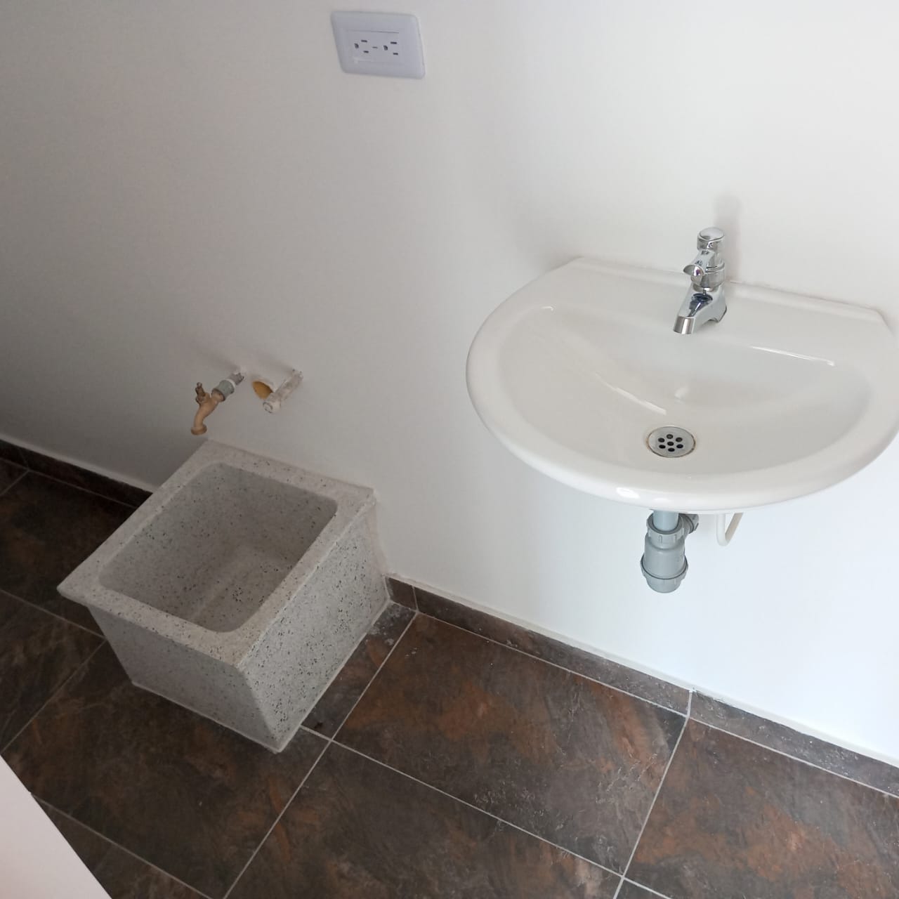 ARRIENDO O VENTA DE LOCAL SECTOR CASTILLA
