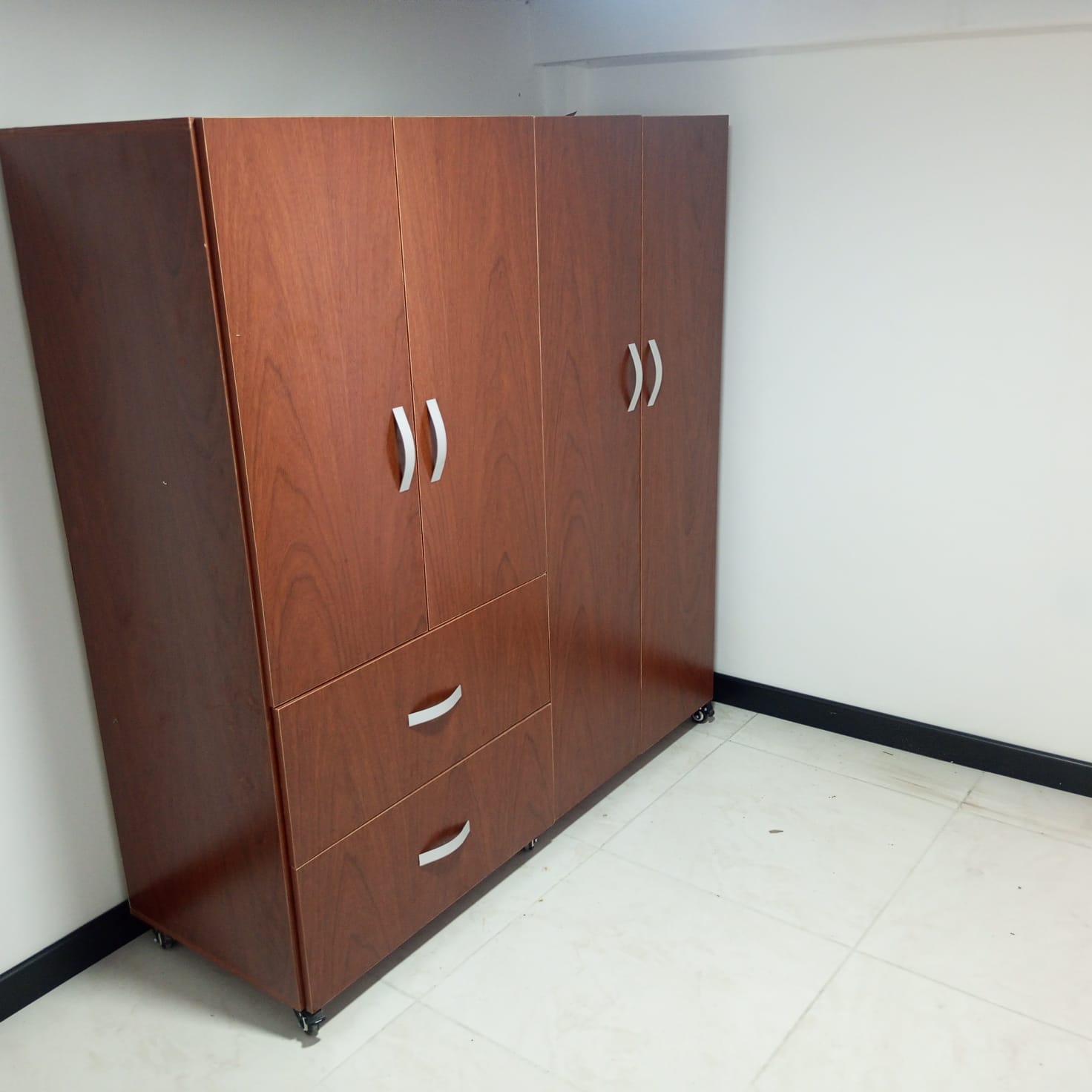 ARRIENDO APARTAESTUDIO EN FUNDADORES