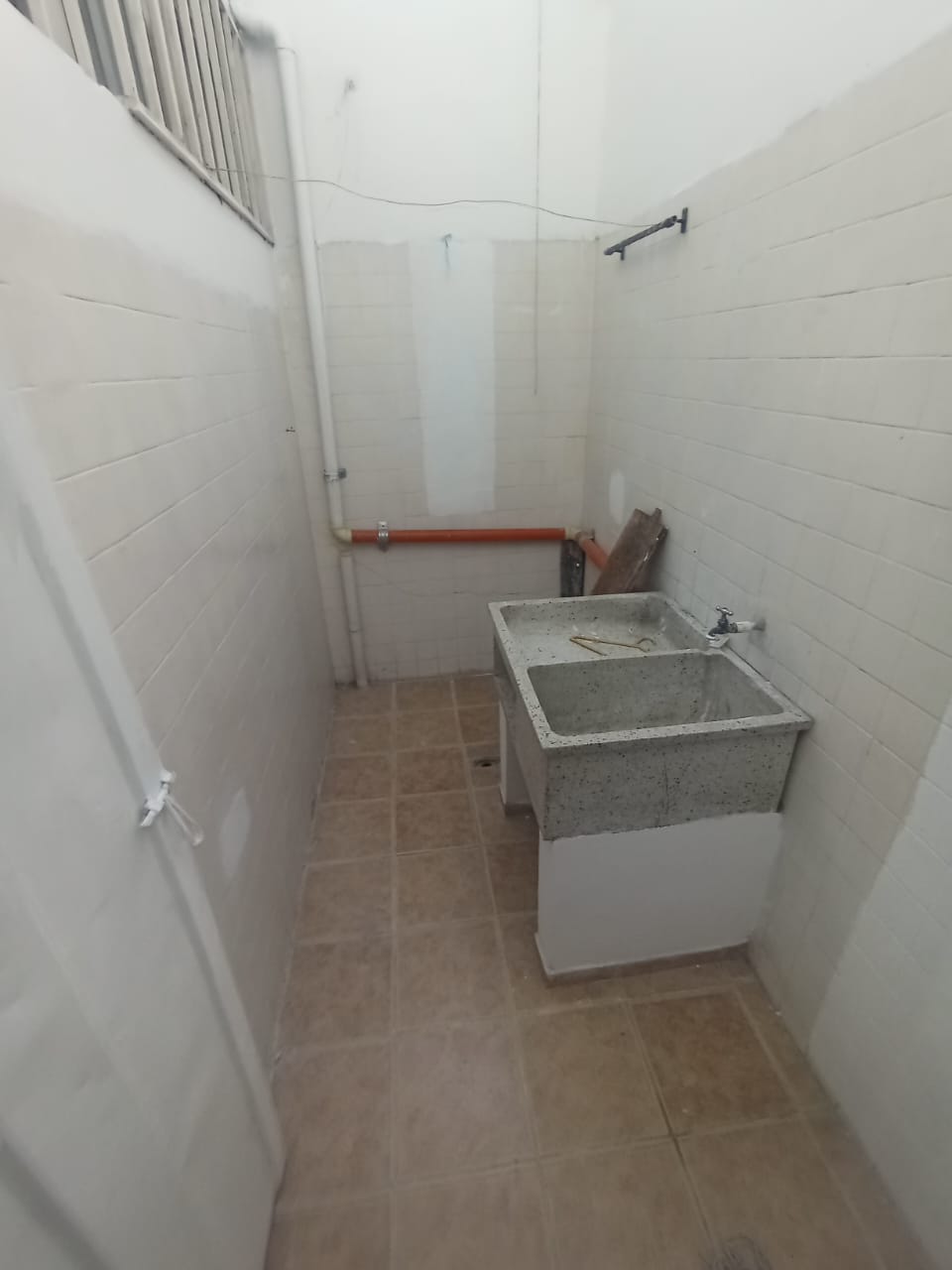 ARRIENDO APARTAESTUDIO SECTOR COLINAS