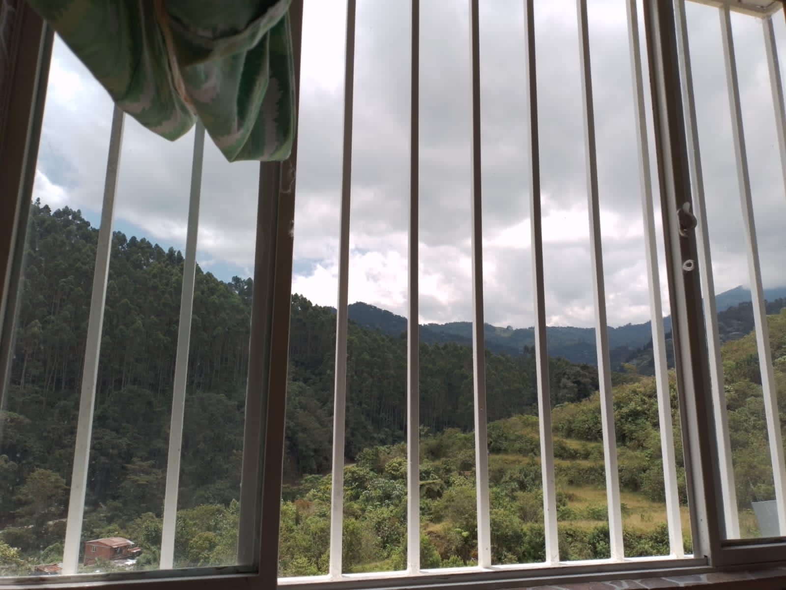 VENTA EXCENTE CASA EN LA SULTANA CON RENTA